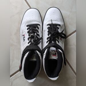 Men's Fila White Shoes, Size 10.5, gently used
